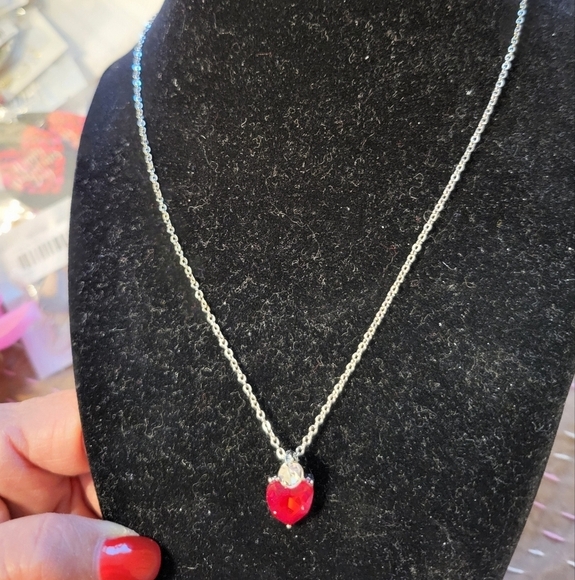 New Red Heart necklace and heart earrings set - Picture 8 of 8